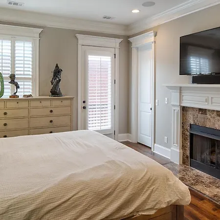 Villa Liberty Street Redbrick Town And Carriage House